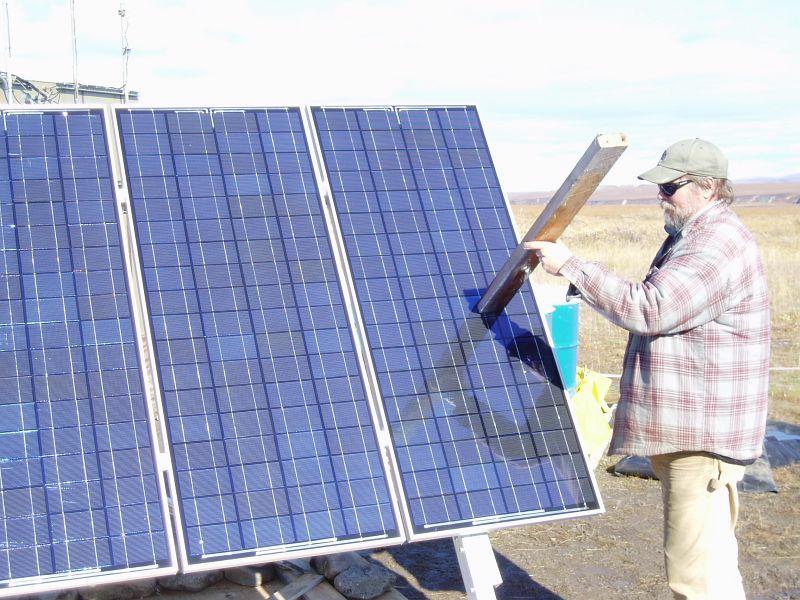 040_Note the short shadow